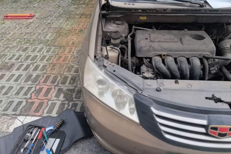 Used Geely Auto Classic Emgrand 2010 Sedan 1.8L CVT Luxury Model Engine Bay Right