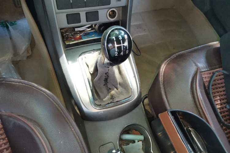 Used Geely Auto Classic Emgrand 2010 Sedan 1.8L Manual Standard Model Gear Lever
