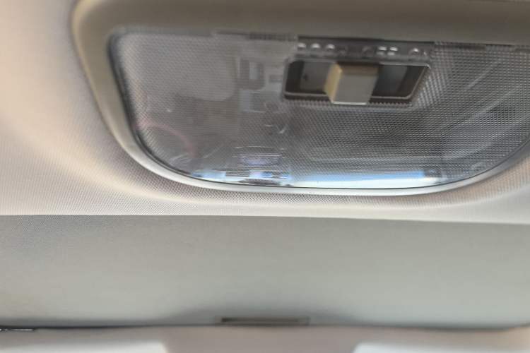 Used Geely Auto Classic Emgrand 2010 Sedan 1.8L CVT Luxury Model Headliner