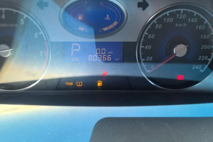 Used Geely Auto Classic Emgrand 2010 Sedan 1.8L CVT Luxury Model Odometer Close Up