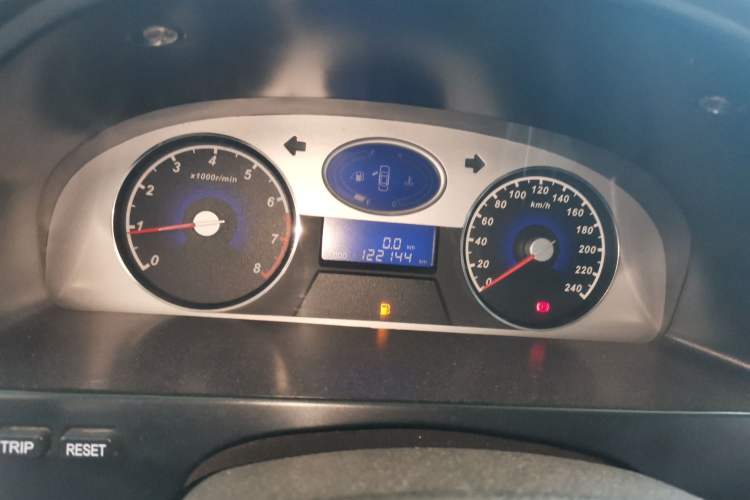 Used Geely Auto Classic Emgrand 2010 Sedan 1.8L Manual Standard Model Odometer Close Up