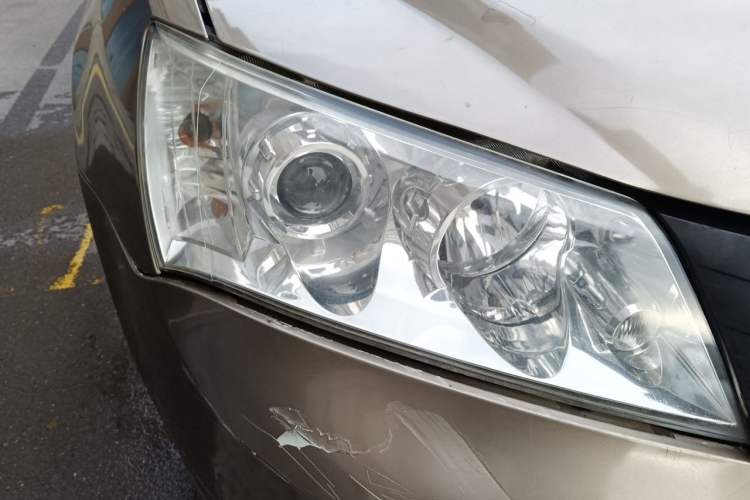 Used Geely Auto Classic Emgrand 2010 Sedan 1.8L Manual Standard Model Right Front Headlight