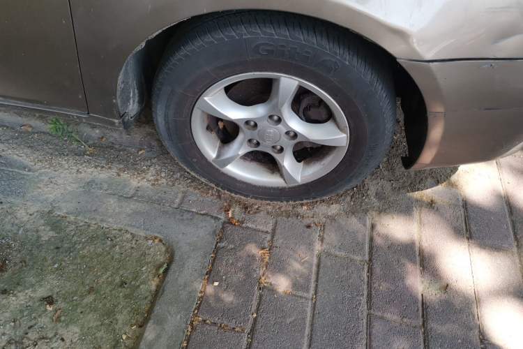 Used Geely Auto Classic Emgrand 2010 Sedan 1.8L Manual Standard Model Right Front Wheel Hub