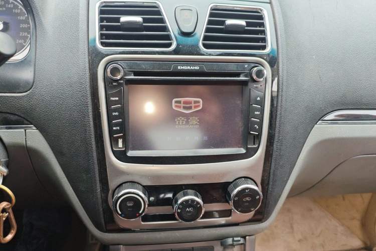 Used Geely Auto Classic Emgrand 2012 Sedan 1.5L Manual Chao Yue Huimin Model Audio And AC Panel