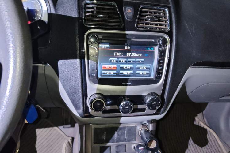 Used Geely Auto Classic Emgrand 2012 Sedan 1.5L Manual Chao Yue Huimin Model Audio And AC Panel