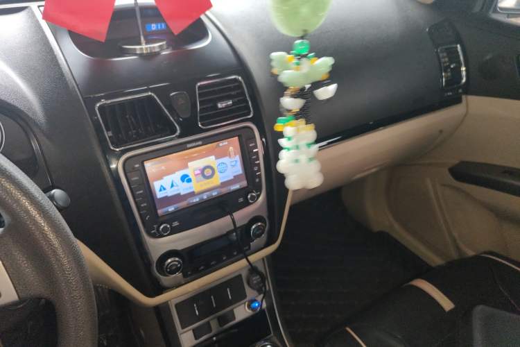 Used Geely Auto Classic Emgrand 2012 Sedan 1.5L Manual Comfort Model Audio And AC Panel