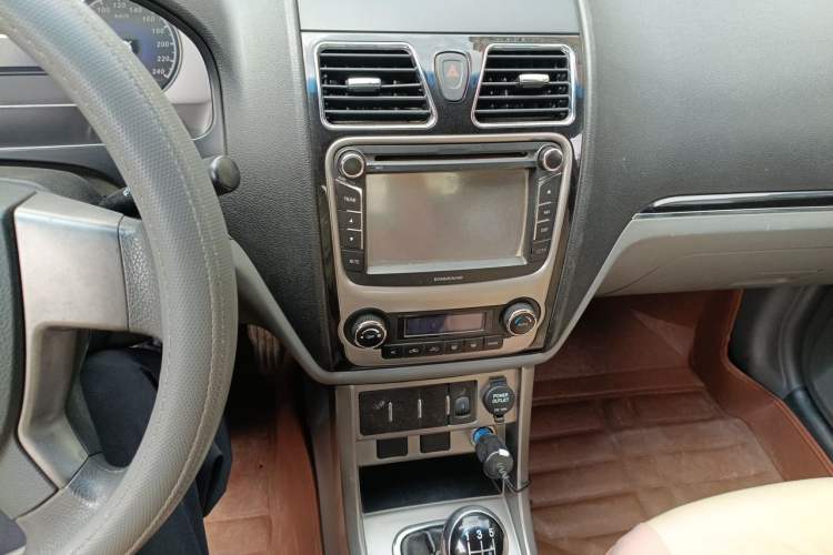 Used Geely Auto Classic Emgrand 2012 Sedan 1.8L Manual Comfort Model Audio And AC Panel
