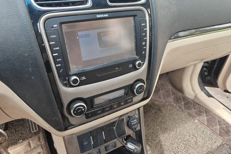 Used Geely Auto Classic Emgrand 2012 Sedan 1.8L Manual ESC Version Audio And AC Panel