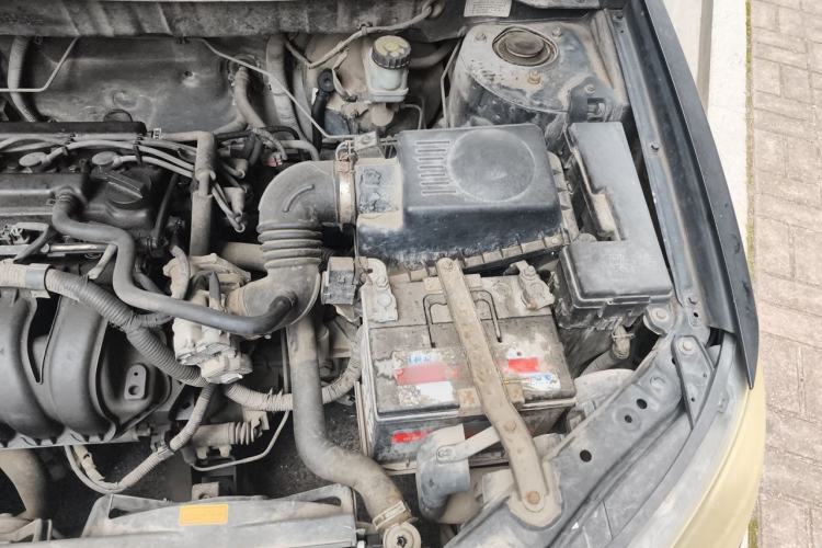 Used Geely Auto Classic Emgrand 2012 Sedan 1.5L Manual Chao Yue Model Engine Bay Left