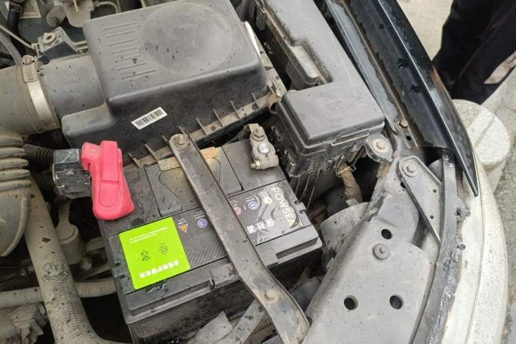 Used Geely Auto Classic Emgrand 2012 Sedan 1.8L Manual Luxury Model Engine Bay Left