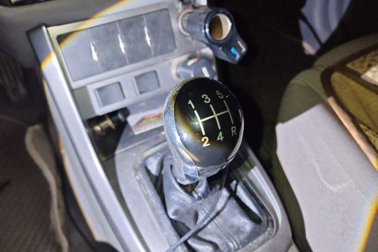 Used Geely Auto Classic Emgrand 2012 Sedan 1.5L Manual Chao Yue Huimin Model Gear Lever