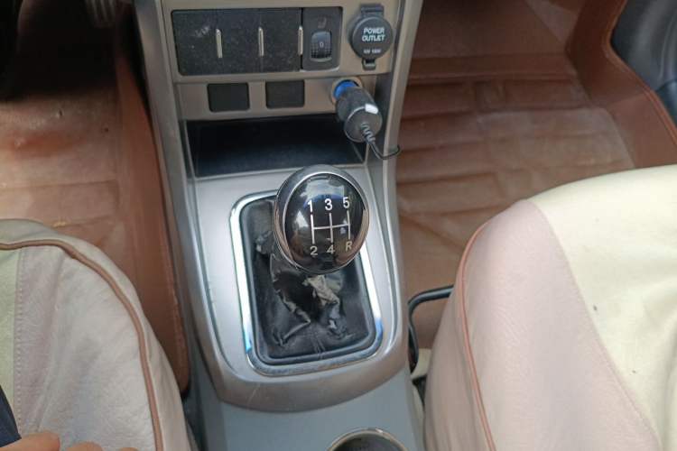 Used Geely Auto Classic Emgrand 2012 Sedan 1.8L Manual Comfort Model Gear Lever