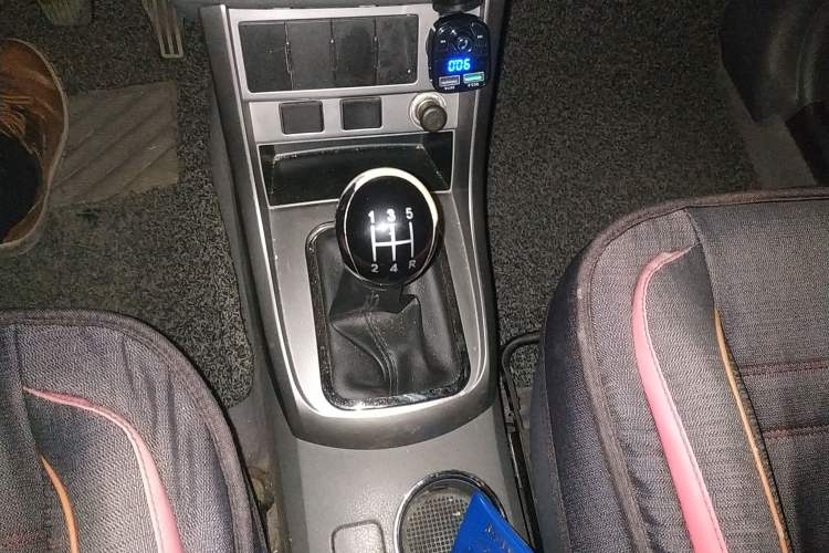 Used Geely Auto Classic Emgrand 2012 Sedan 1.8L Manual Comfort Model Gear Lever