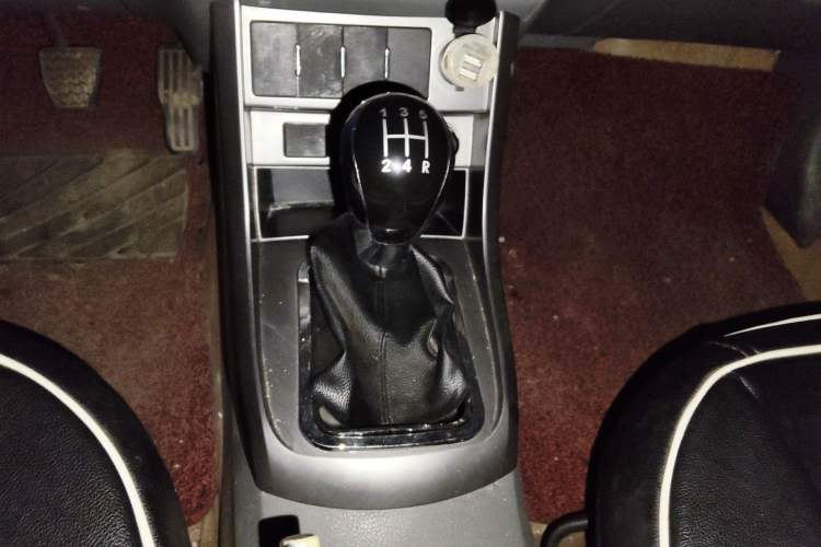 Used Geely Auto Classic Emgrand 2012 Sedan 1.5L Manual Standard Model Gear Lever