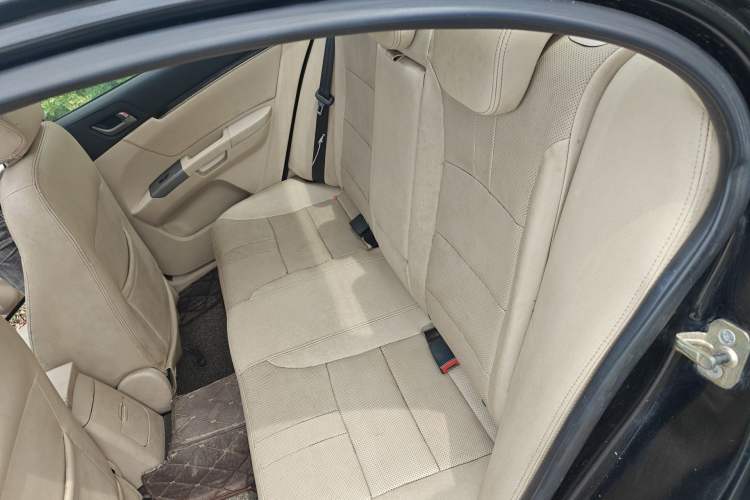 Used Geely Auto Classic Emgrand 2012 Sedan 1.8L Manual ESC Version Left Rear Seat