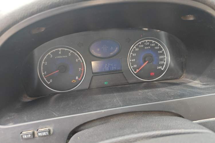 Used Geely Auto Classic Emgrand 2012 Sedan 1.8L Manual ESC Version Odometer Close Up