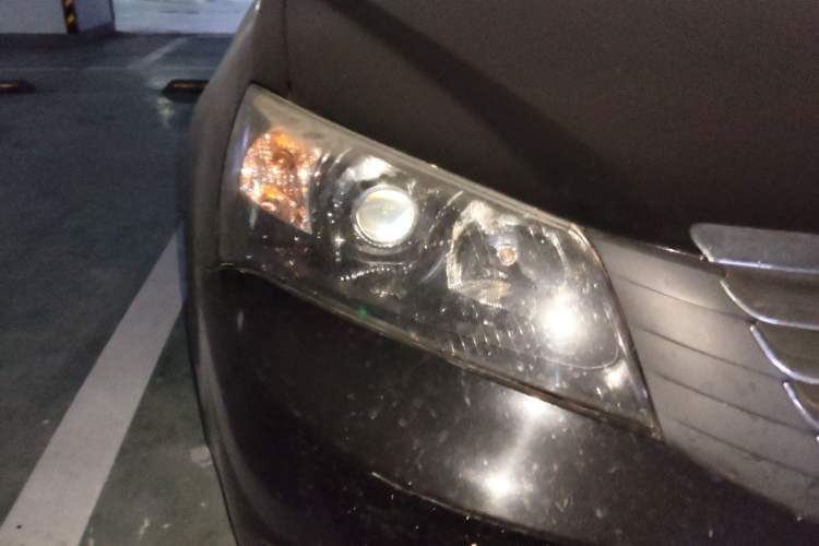 Used Geely Auto Classic Emgrand 2012 Sedan 1.5L Manual Standard Model Right Front Headlight