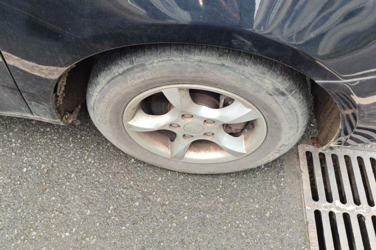 Used Geely Auto Classic Emgrand 2012 Sedan 1.5L Manual Chao Yue Huimin Model Right Front Wheel Hub