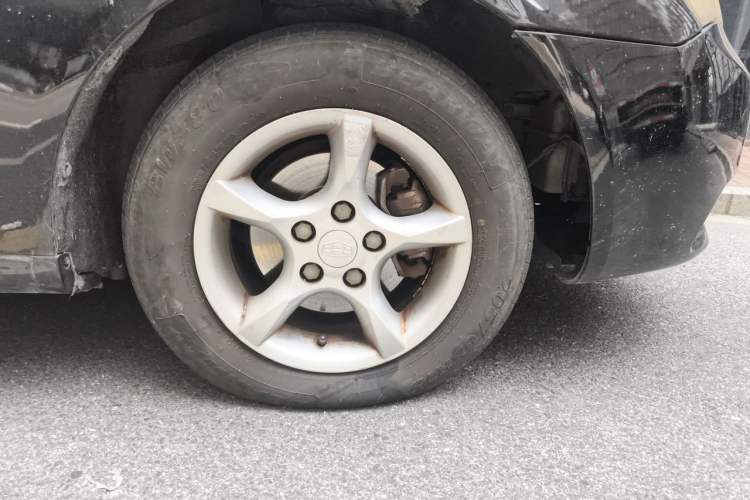 Used Geely Auto Classic Emgrand 2012 Sedan 1.5L Manual Chao Yue Model Right Front Wheel Hub