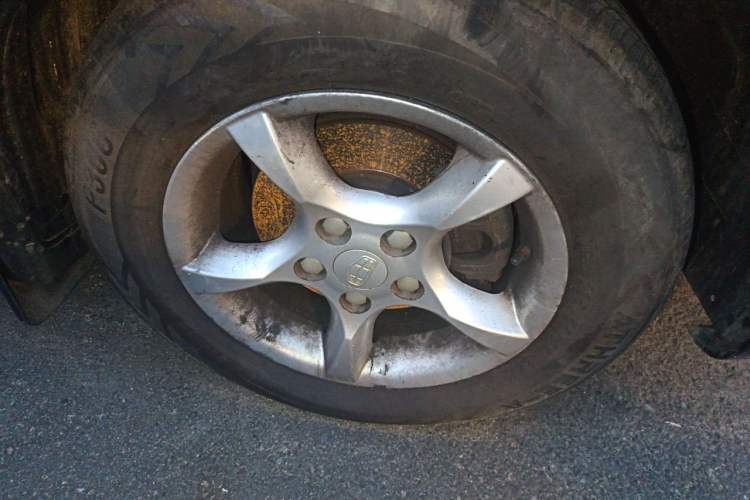Used Geely Auto Classic Emgrand 2012 Sedan 1.5L Manual Chao Yue Model Right Front Wheel Hub