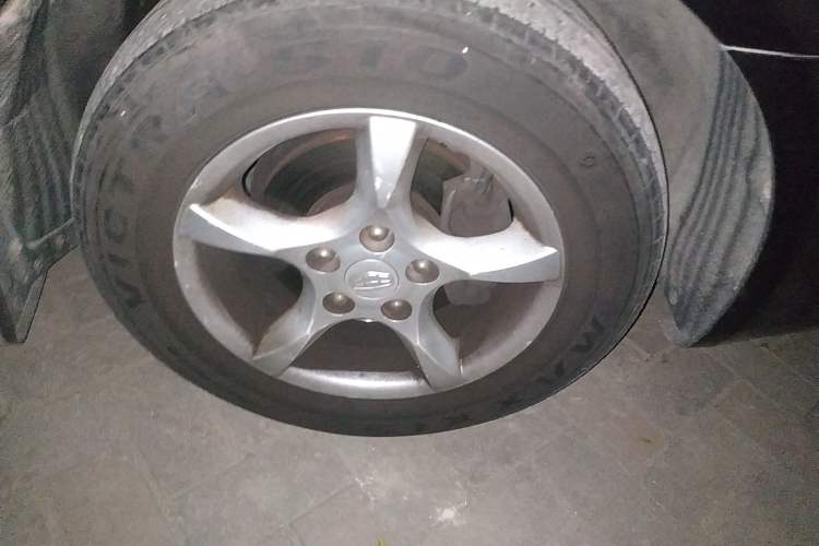 Used Geely Auto Classic Emgrand 2012 Sedan 1.8L Manual Comfort Model Right Front Wheel Hub