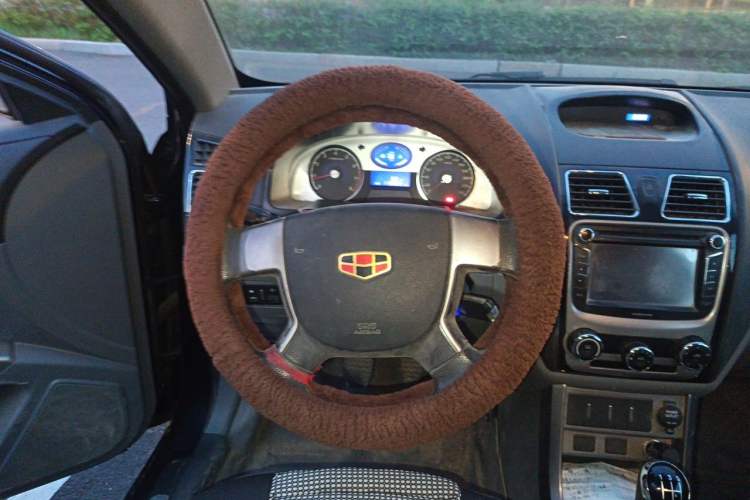 Used Geely Auto Classic Emgrand 2012 Sedan 1.5L Manual Chao Yue Model Steering Wheel