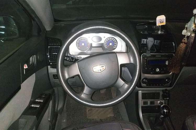 Used Geely Auto Classic Emgrand 2012 Sedan 1.8L Manual Comfort Model Steering Wheel