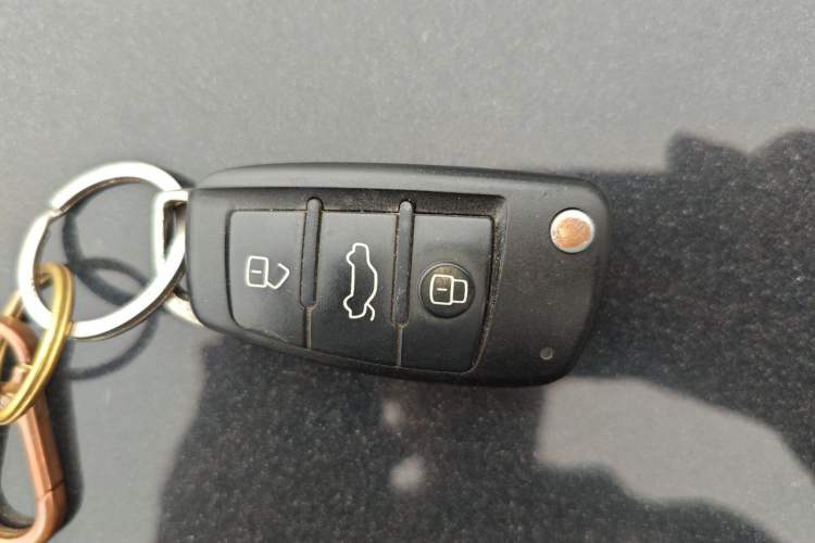 Used Geely Auto Classic Emgrand 2012 Sedan 1.5L Manual Chao Yue Huimin Model Vehicle Key