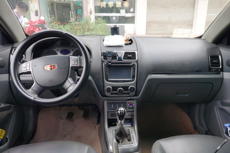 Used Geely Auto Classic Emgrand 2012 Sedan 1.5L Manual Chao Yue Model Center Console