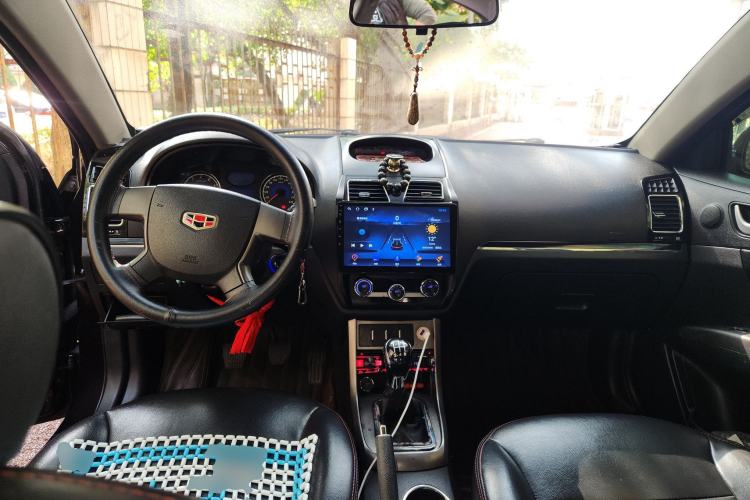 Used Geely Auto Classic Emgrand 2012 Hatchback 1.5L Manual Chao Yue Huimin Model Center Console