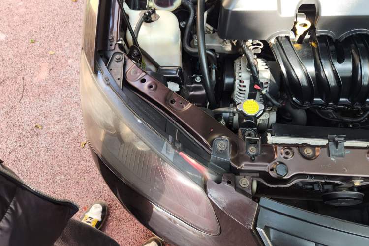 Used Geely Auto Classic Emgrand 2012 Hatchback 1.5L Manual Chao Yue Huimin Model Engine Bay Right