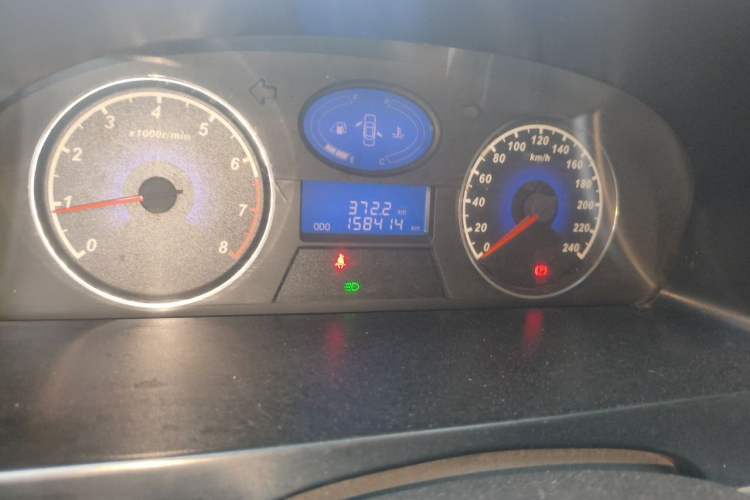 Used Geely Auto Classic Emgrand 2012 Sedan 1.5L Manual Chao Yue Model Odometer Close Up