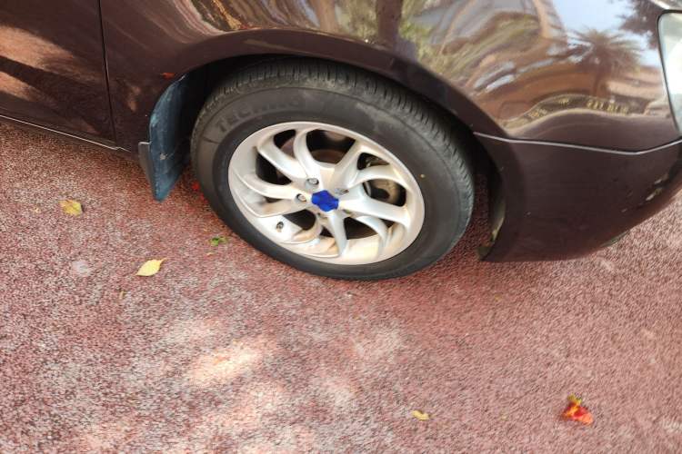 Used Geely Auto Classic Emgrand 2012 Hatchback 1.5L Manual Chao Yue Huimin Model Right Front Wheel Hub