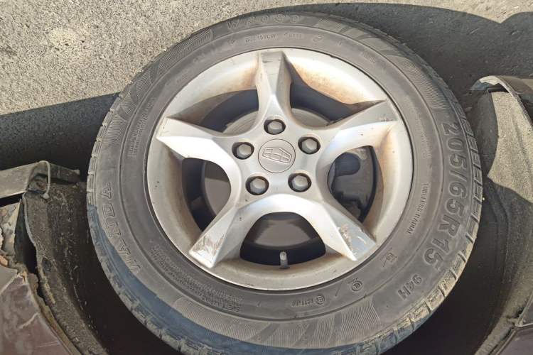 Used Geely Auto Classic Emgrand 2012 Sedan 1.5L Manual Chao Yue Huimin Model Right Front Wheel Hub