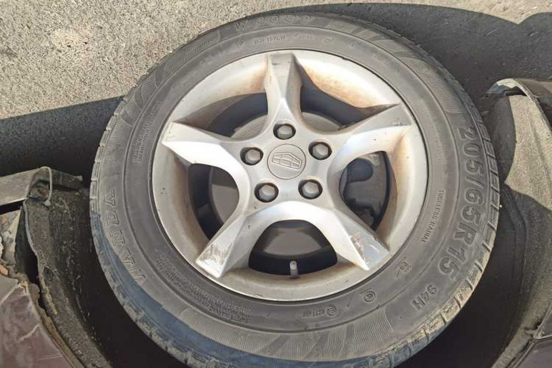 Used Geely Auto Classic Emgrand 2012 Sedan 1.5L Manual Chao Yue Huimin Model Right Front Wheel Hub