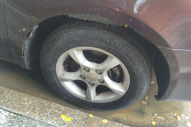 Used Geely Auto Classic Emgrand 2012 Sedan 1.5L Manual Chao Yue Model Right Front Wheel Hub