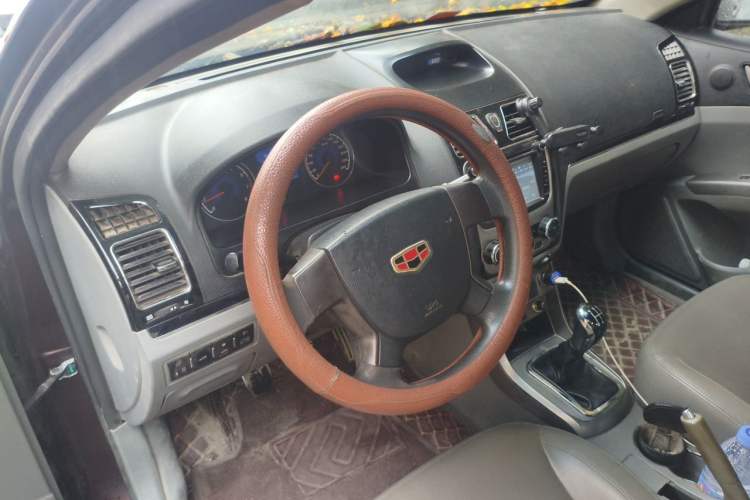 Used Geely Auto Classic Emgrand 2012 Sedan 1.5L Manual Chao Yue Model Steering Wheel