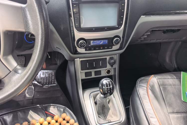 Used Geely Auto Classic Emgrand 2012 Sedan 1.5L Manual Comfort Model Audio And AC Panel