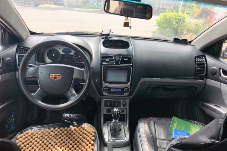 Used Geely Auto Classic Emgrand 2012 Sedan 1.5L Manual Comfort Model Center Console