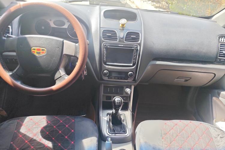 Used Geely Auto Classic Emgrand 2012 Sedan 1.8L Manual Luxury Model Center Console