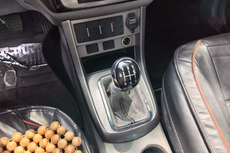 Used Geely Auto Classic Emgrand 2012 Sedan 1.5L Manual Comfort Model Gear Lever