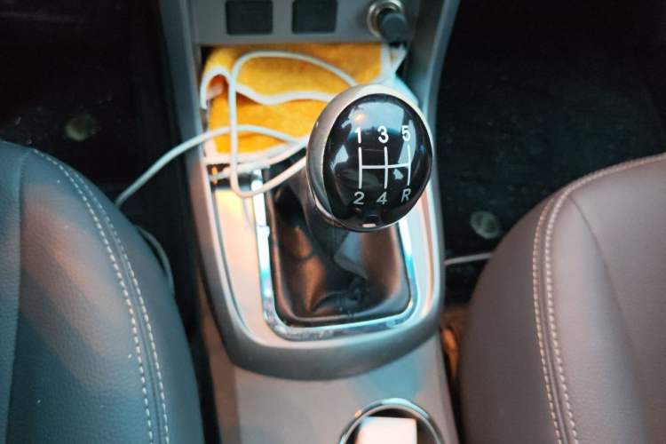 Used Geely Auto Classic Emgrand 2012 Sedan 1.8L Manual Comfort Model Gear Lever