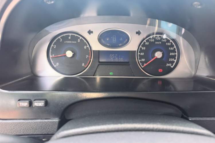 Used Geely Auto Classic Emgrand 2012 Sedan 1.5L Manual Comfort Model Odometer Close Up