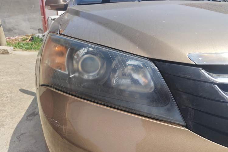 Used Geely Auto Classic Emgrand 2012 Sedan 1.8L Manual Luxury Model Right Front Headlight
