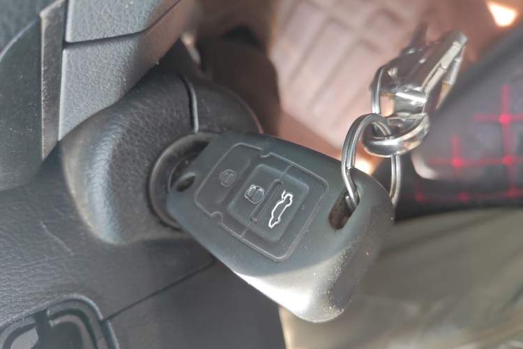 Used Geely Auto Classic Emgrand 2012 Sedan 1.8L Manual Luxury Model Vehicle Key