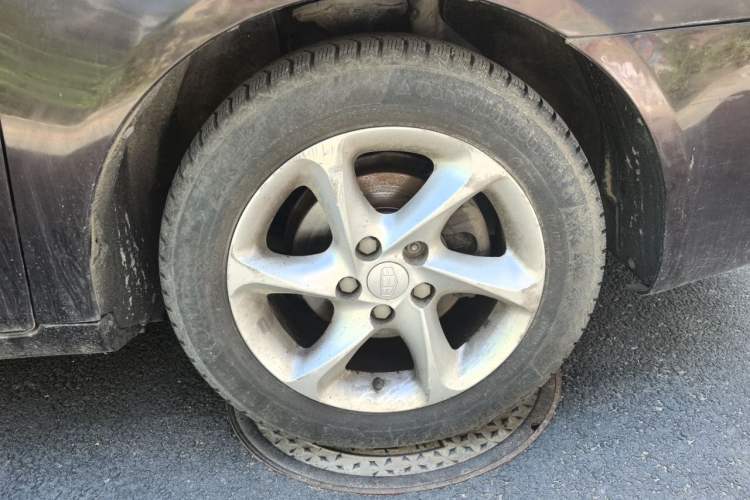 Used Geely Auto Classic Emgrand 2012 Sedan 1.8L Manual Luxury Model Right Front Wheel Hub