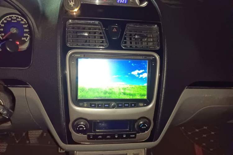 Used Geely Auto Classic Emgrand 2012 Sedan 1.5L Manual Comfort Model Audio And AC Panel