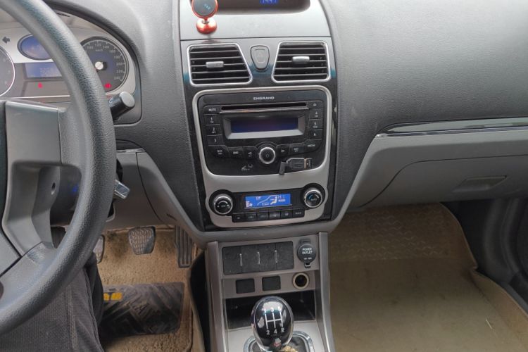 Used Geely Auto Classic Emgrand 2012 Sedan 1.5L Manual Standard Model Audio And AC Panel