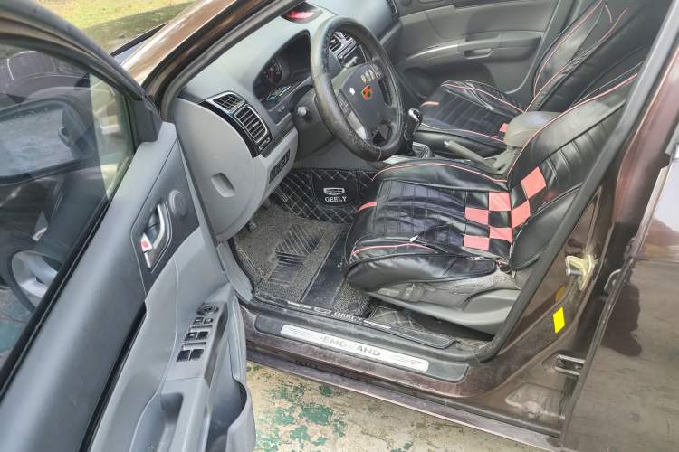 Used Geely Auto Classic Emgrand 2012 Sedan 1.8L Manual Luxury Model Driver Seat