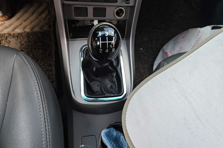Used Geely Auto Classic Emgrand 2012 Sedan 1.5L Manual Chao Yue Huimin Model Gear Lever